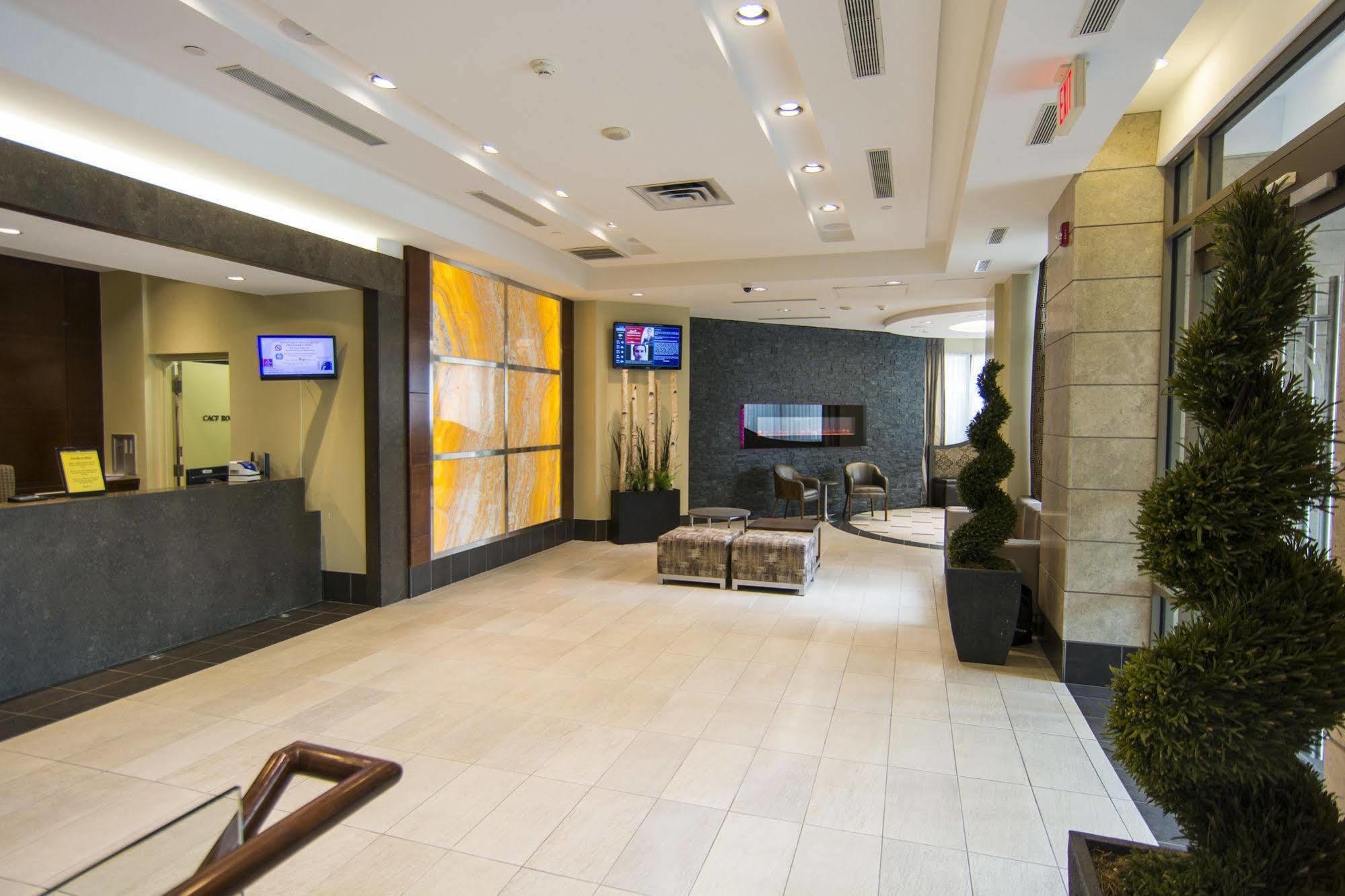 Maplewood Suites - Square One Mississauga Exterior photo